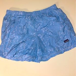 Patagonia Women’s Baggies!! Size Large!